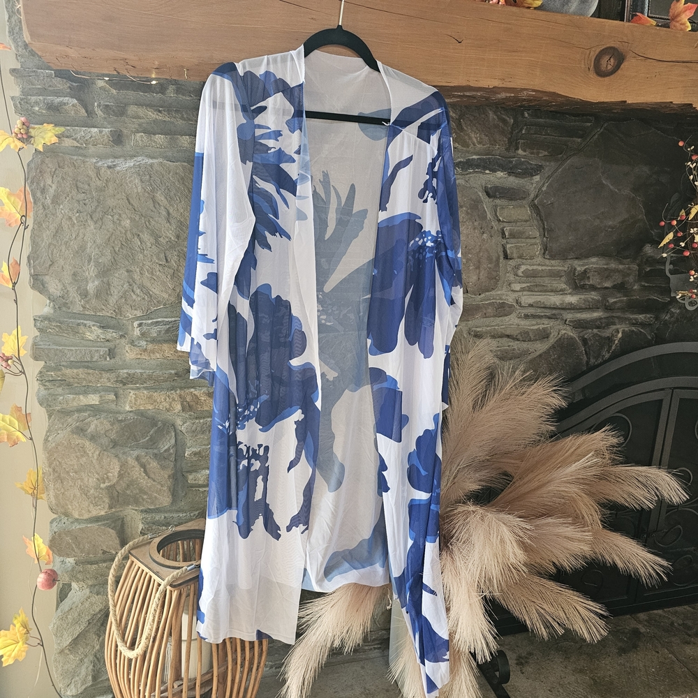 Chic Blue Floral Kimono